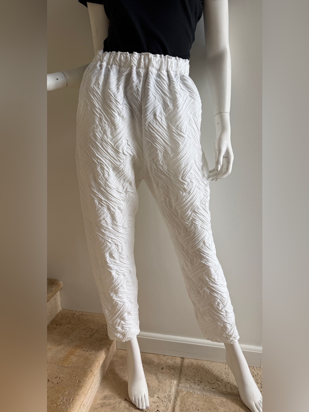 ISSEY MIYAKE White Pleated Pants Pant, Size 2/ US Small